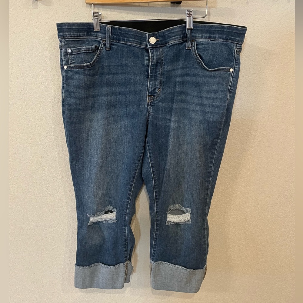 Torrid Crop Jeans 20W